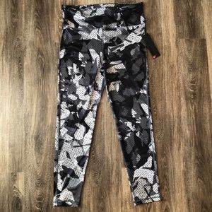 NWT Mono B Workout Leggings